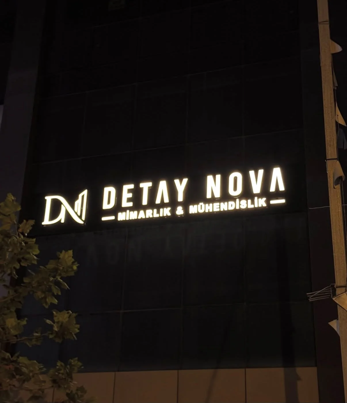 Detay Nova gece aydınlatmalı metal harf