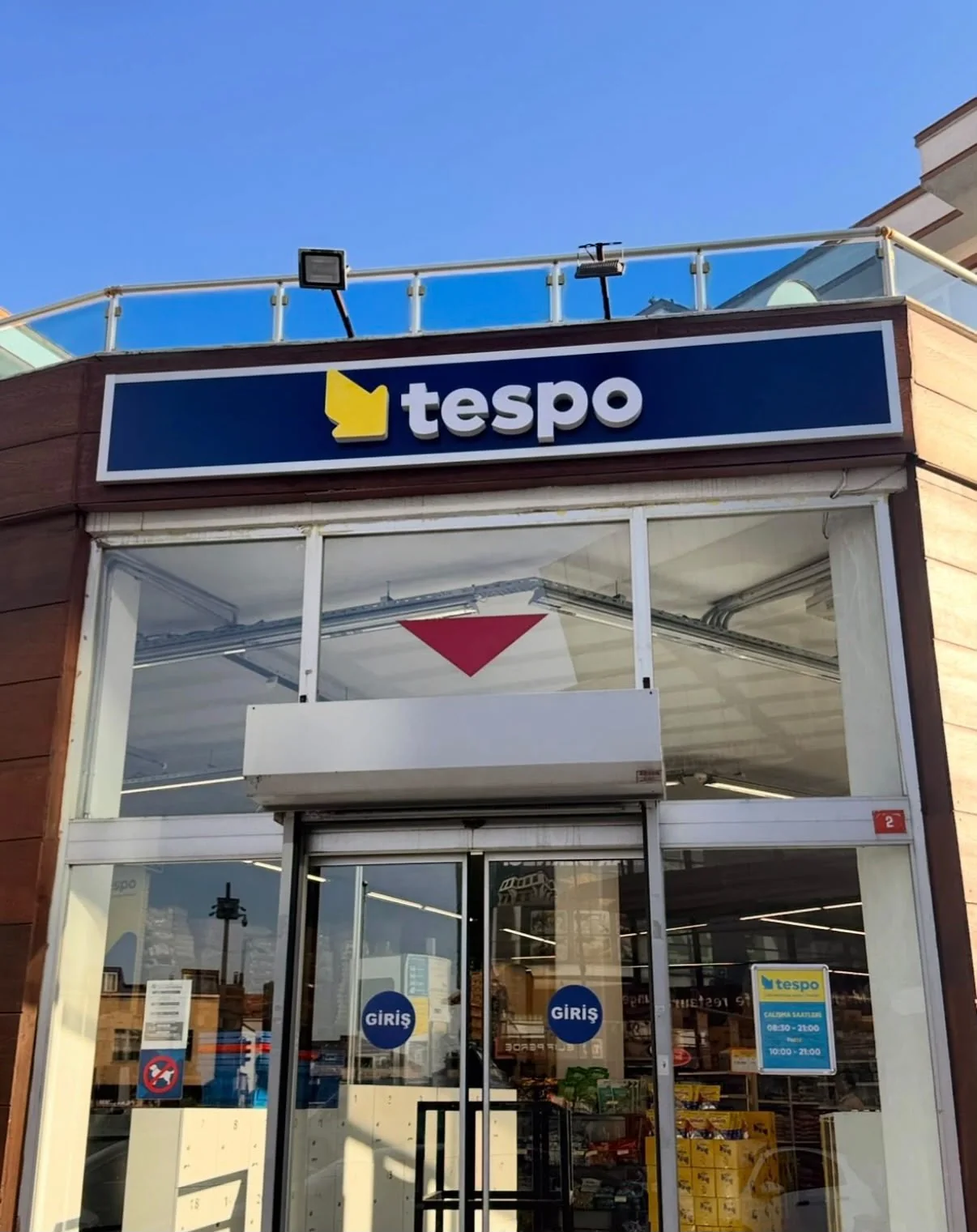 Tespo ışıklı tabela cephe görünümü